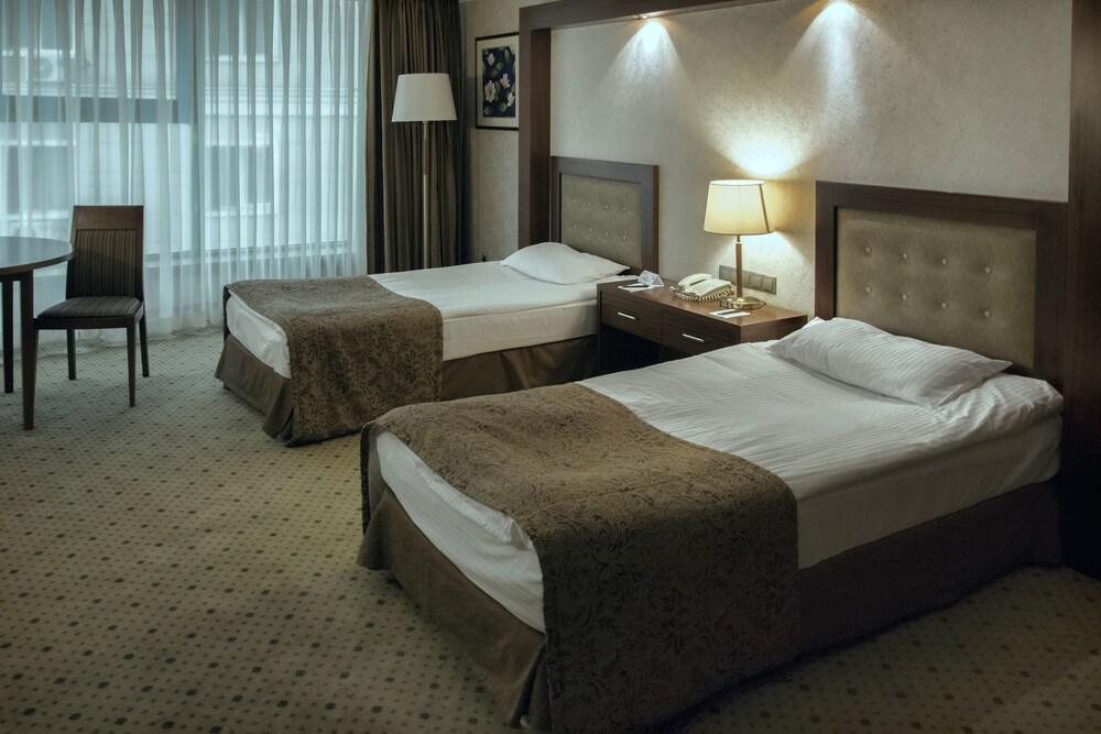 Diplomat Hotel By Ag Hotels Group Astana Exterior foto